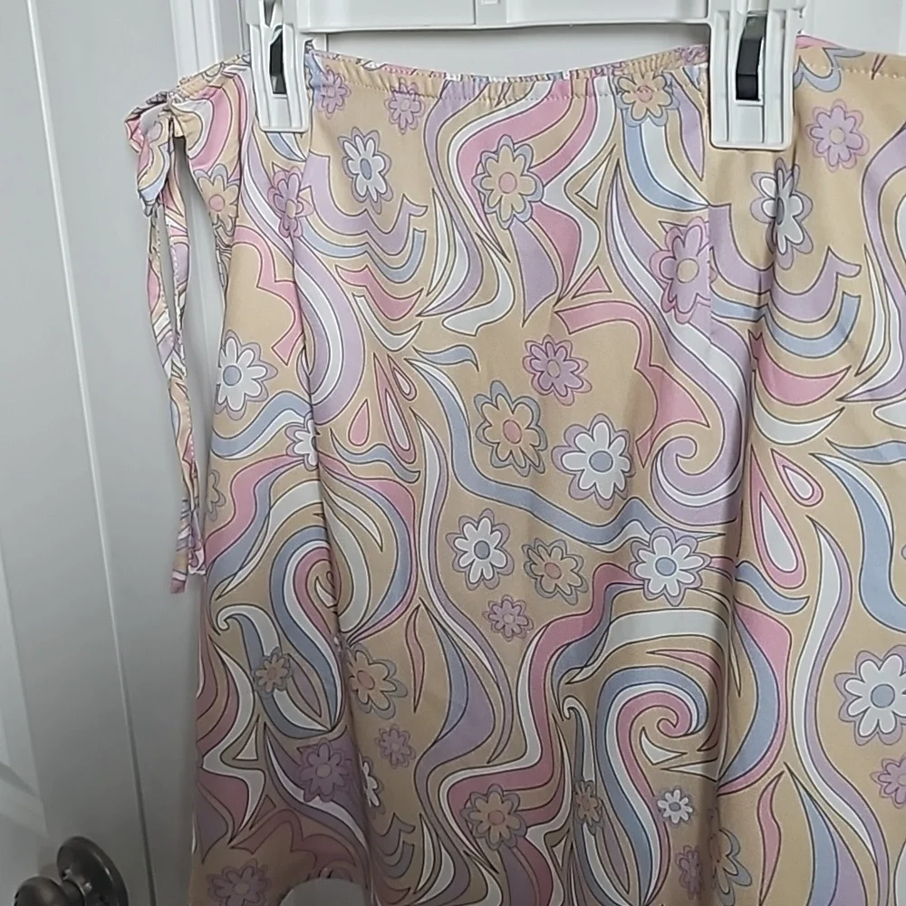 Princess Polly Retro Swirl Wrap Mini Skirt in Women's Size 6 EUC - Picture 7 of 7